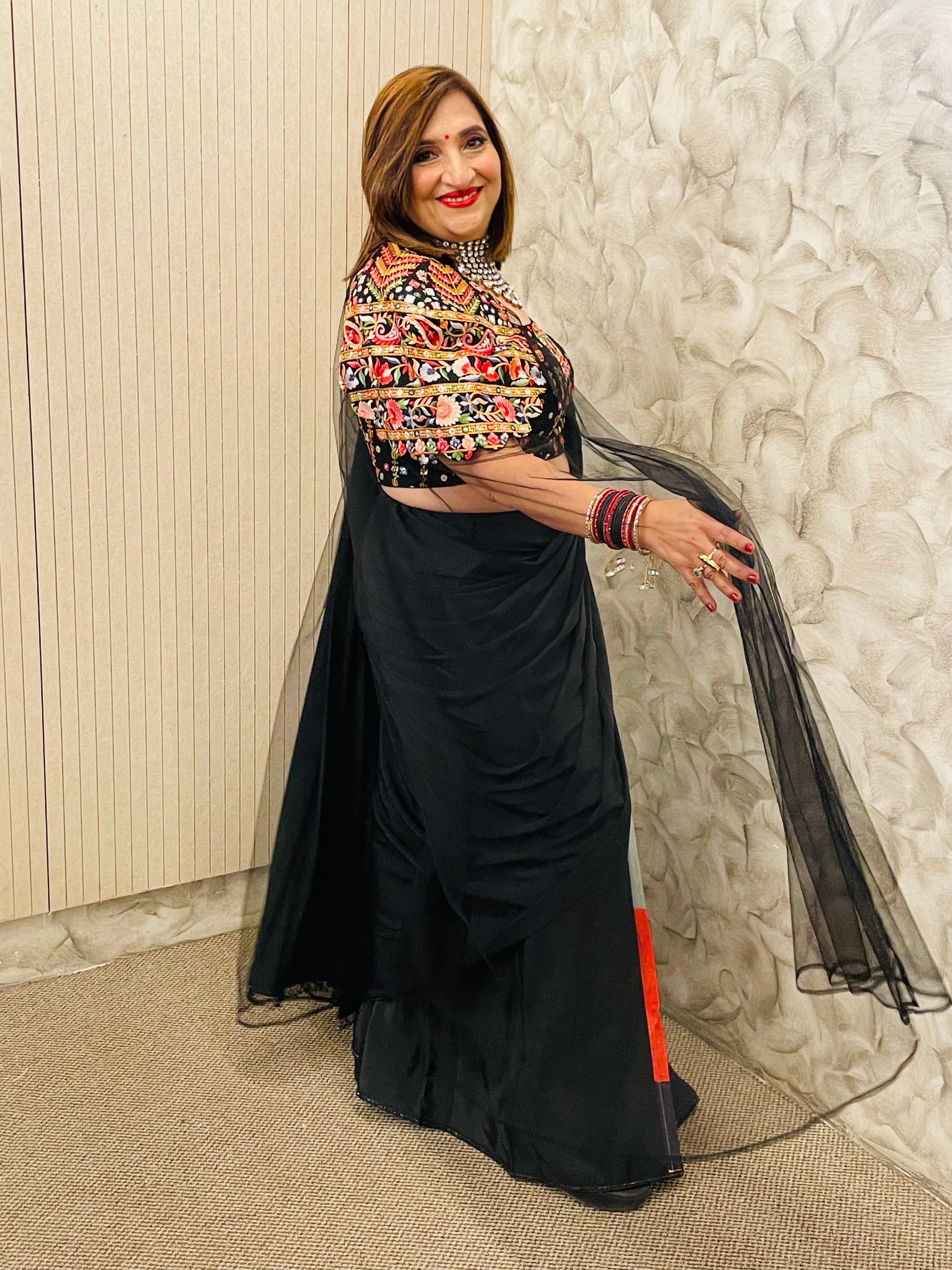 Black Lady Love Saree