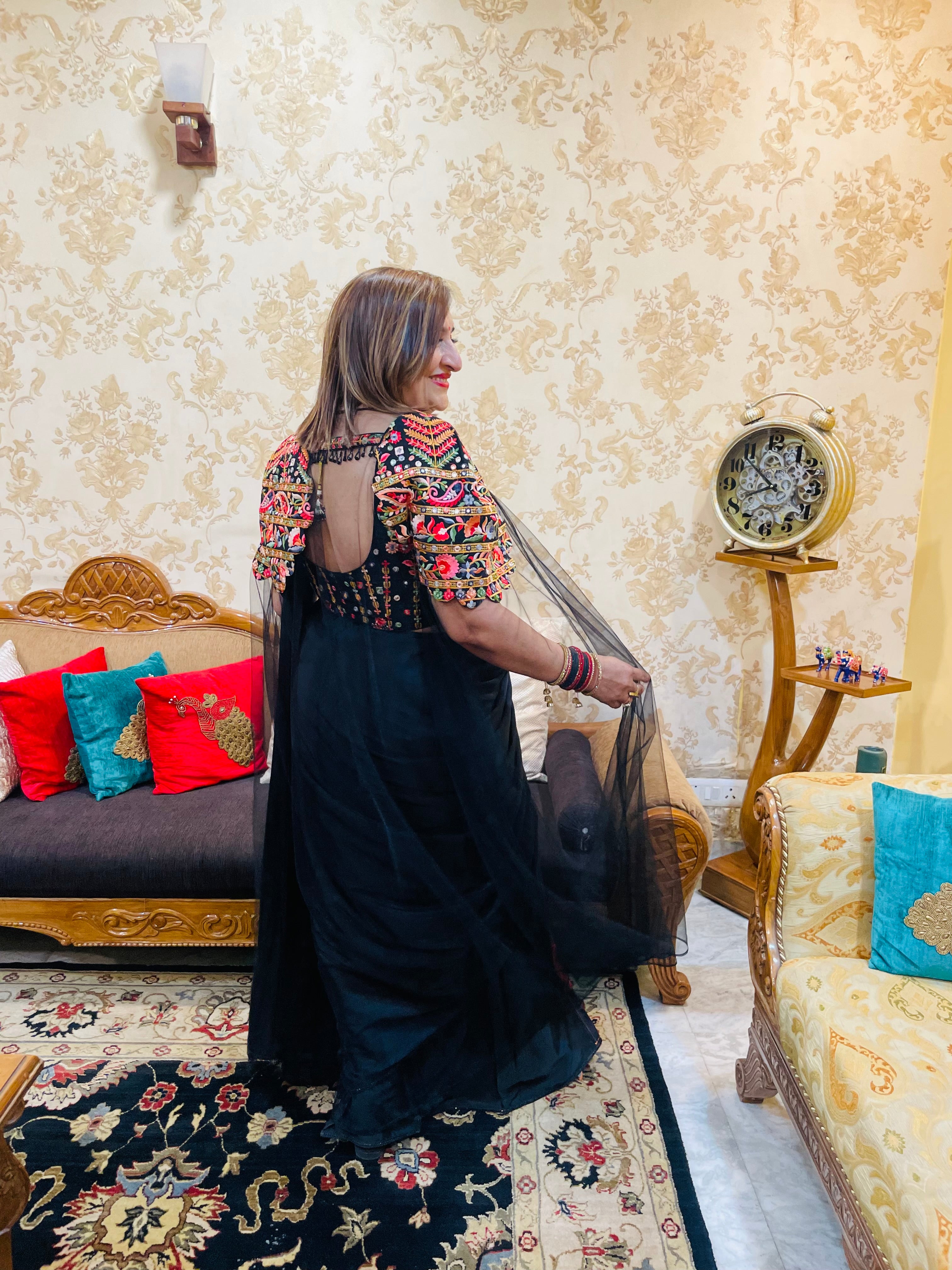 Black Lady Love Saree