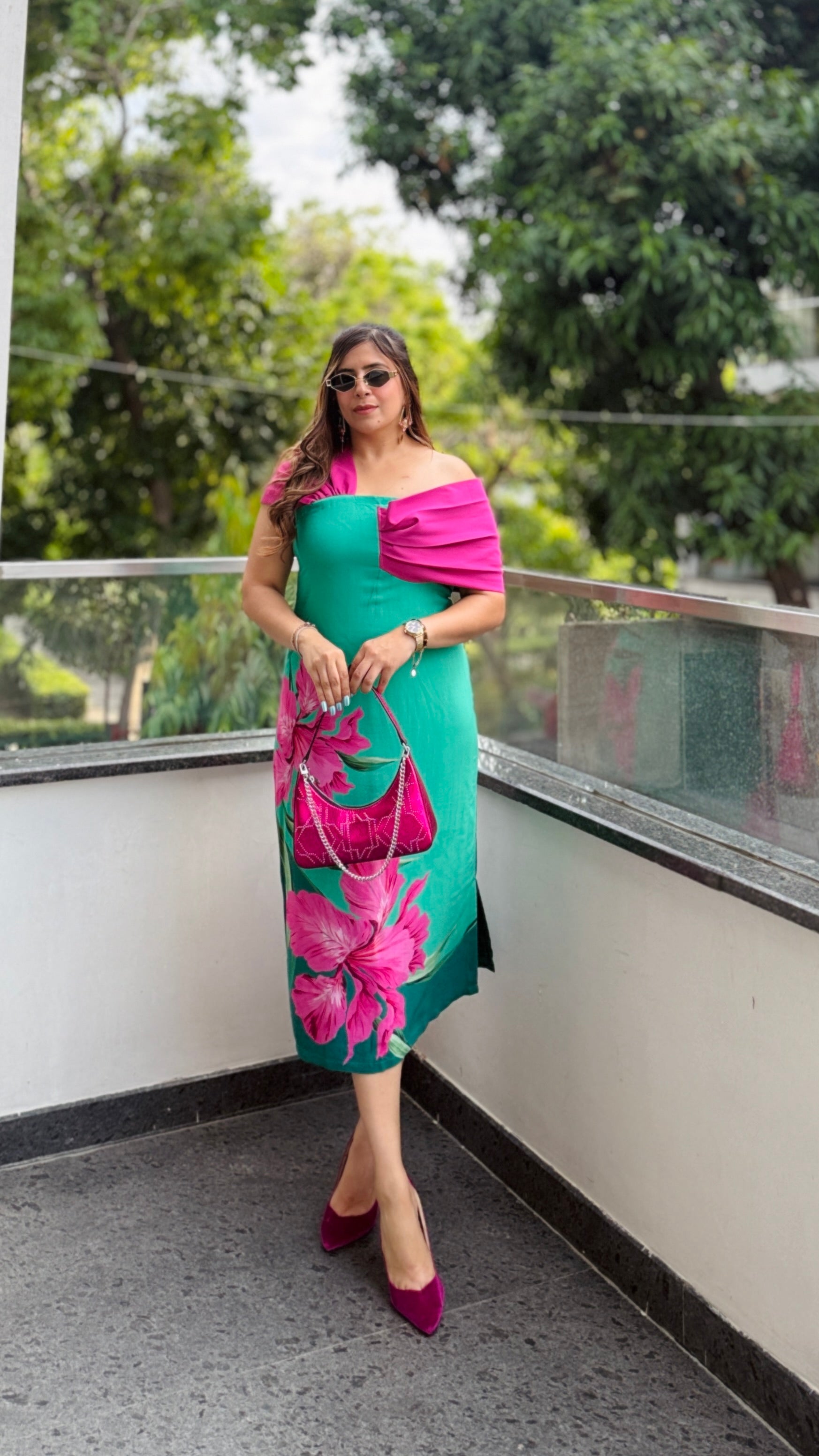 Drama-Queen Midi Dress