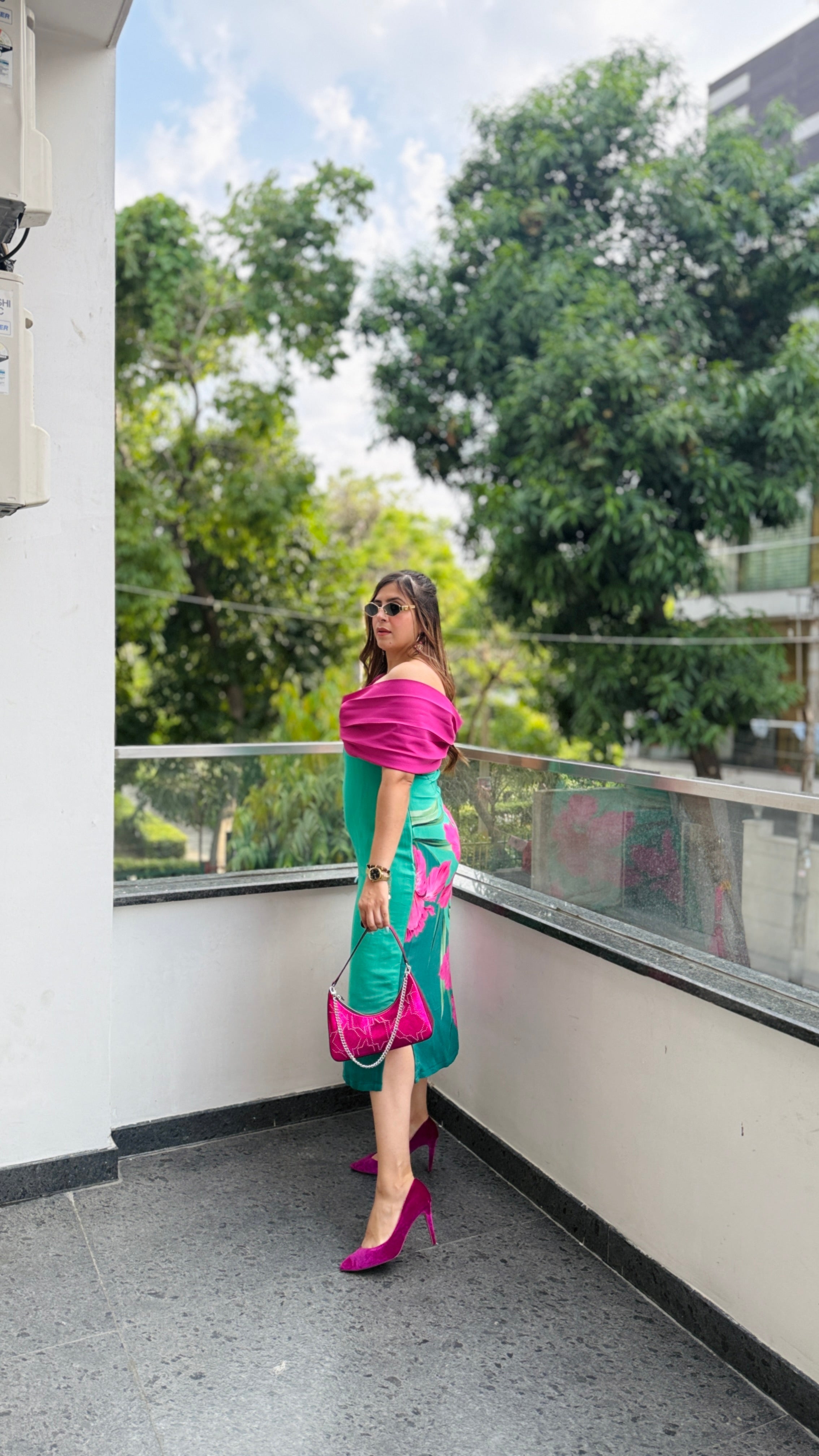 Drama-Queen Midi Dress