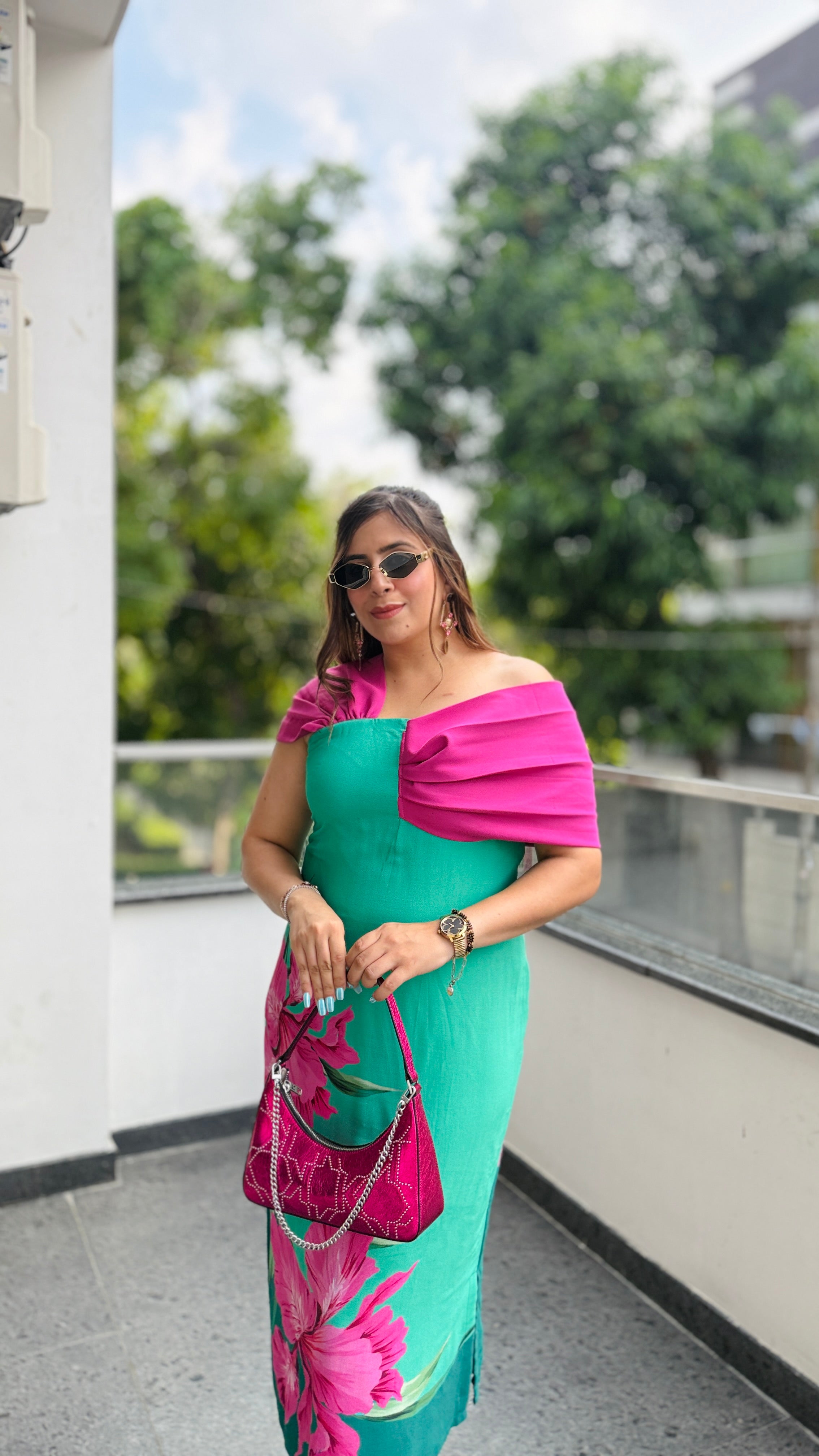 Drama-Queen Midi Dress