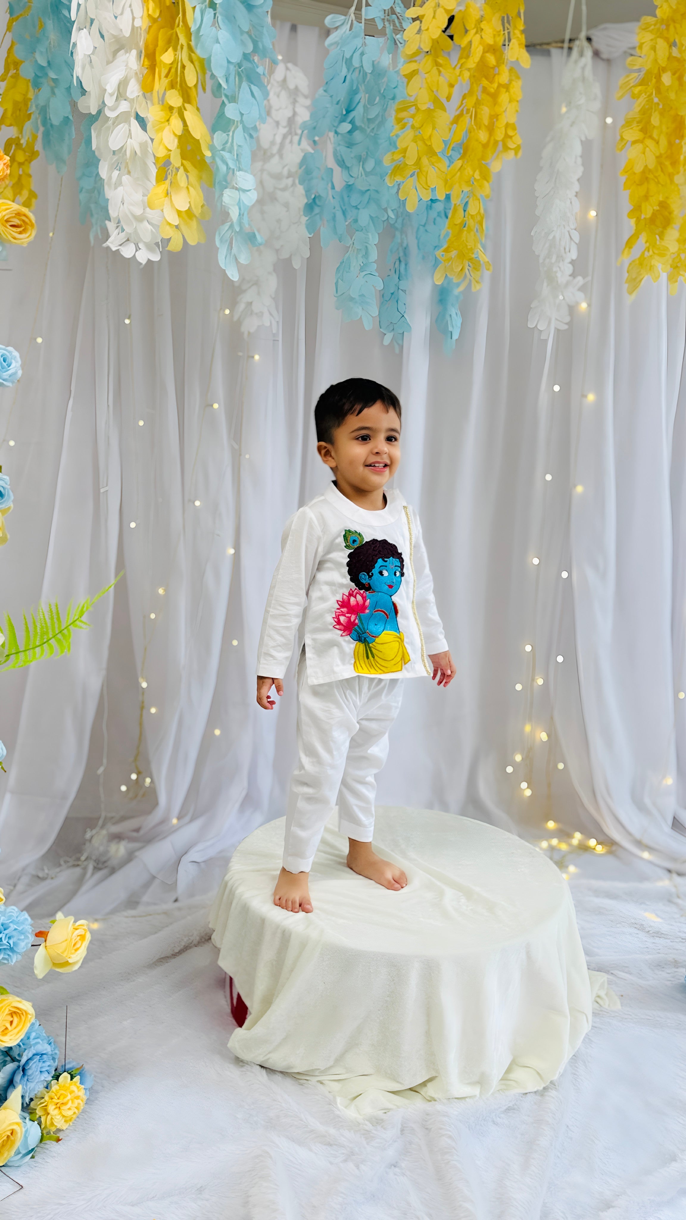 Kanha White Poshak