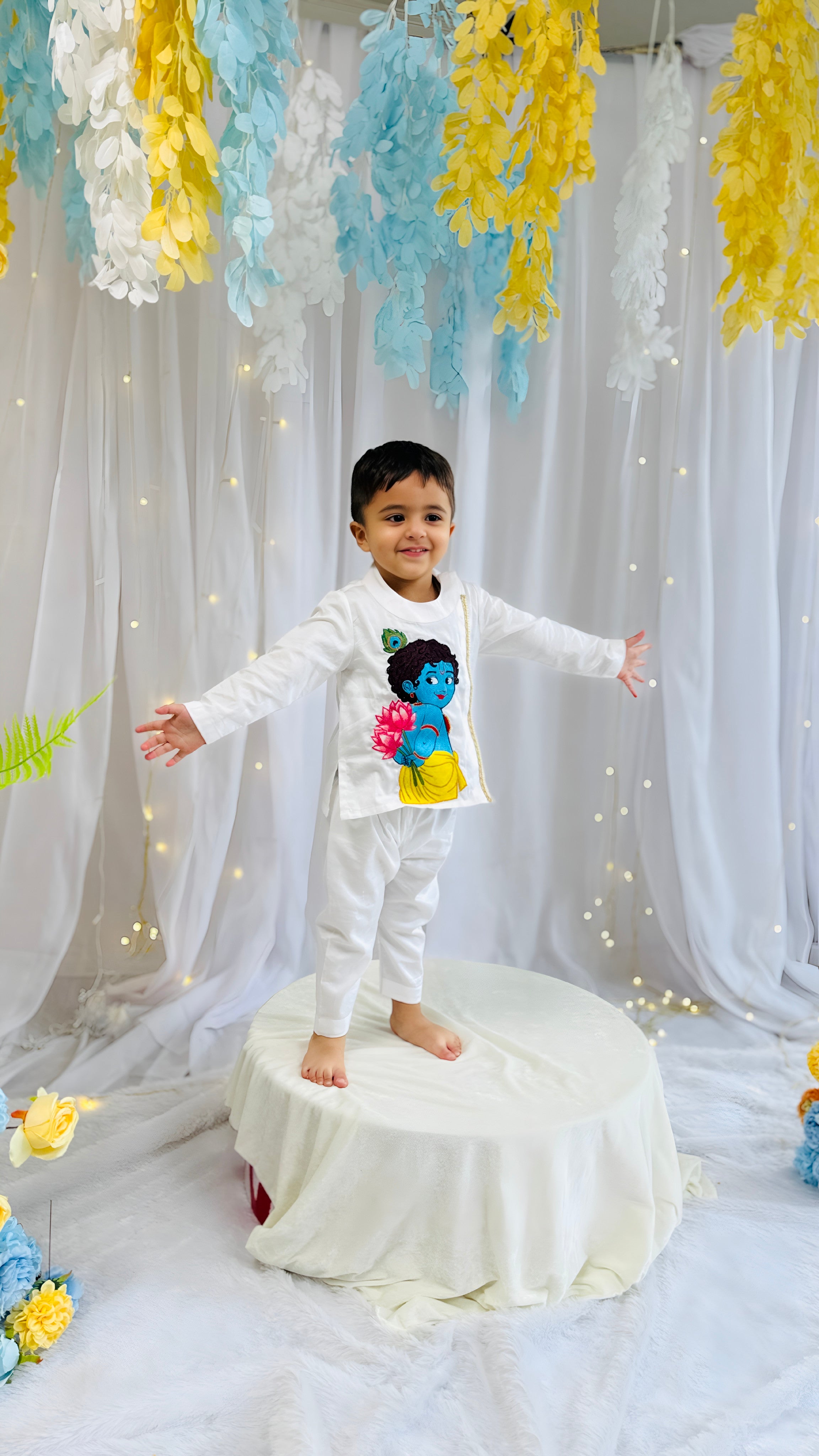 Kanha White Poshak