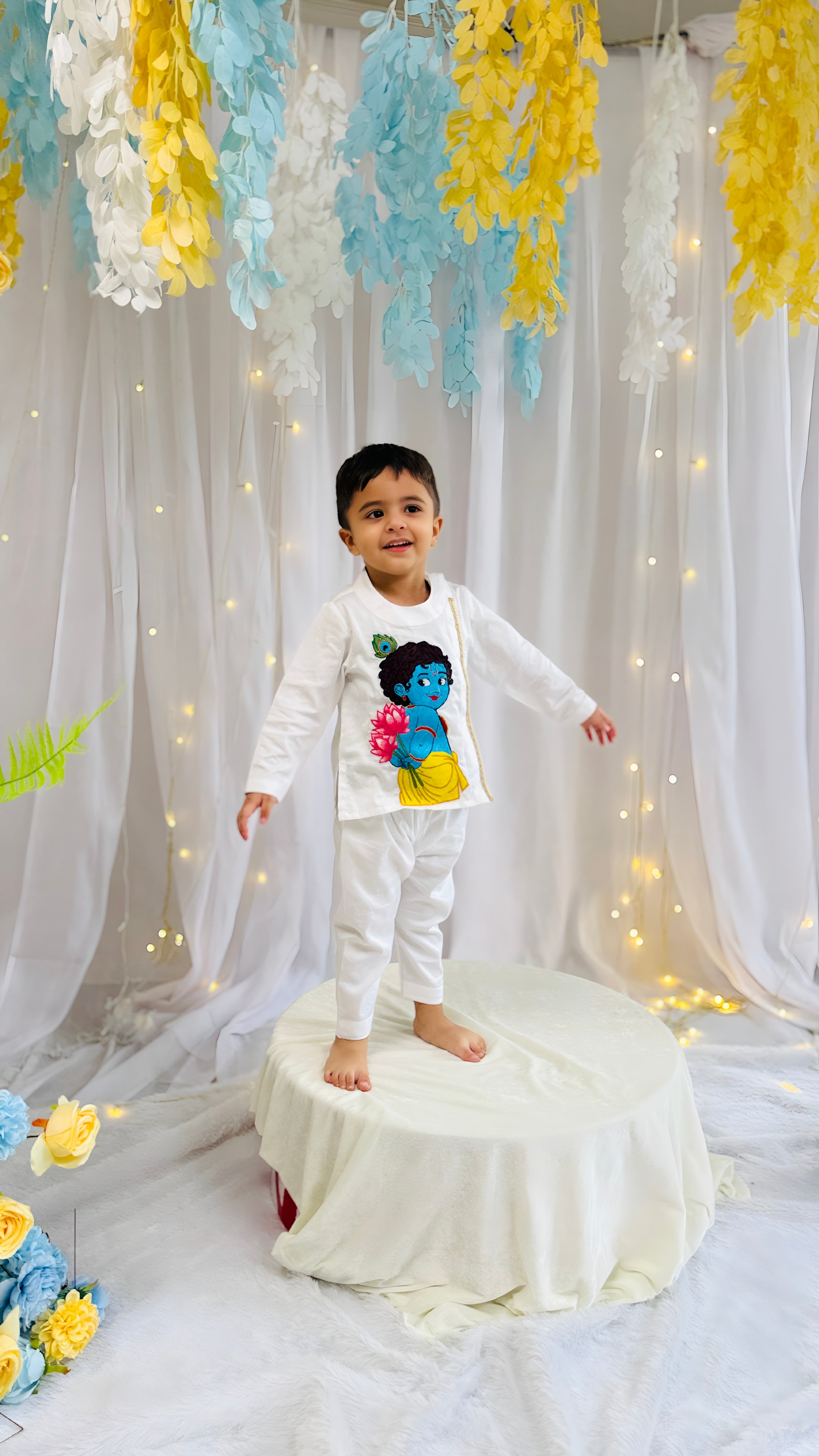 Kanha White Poshak
