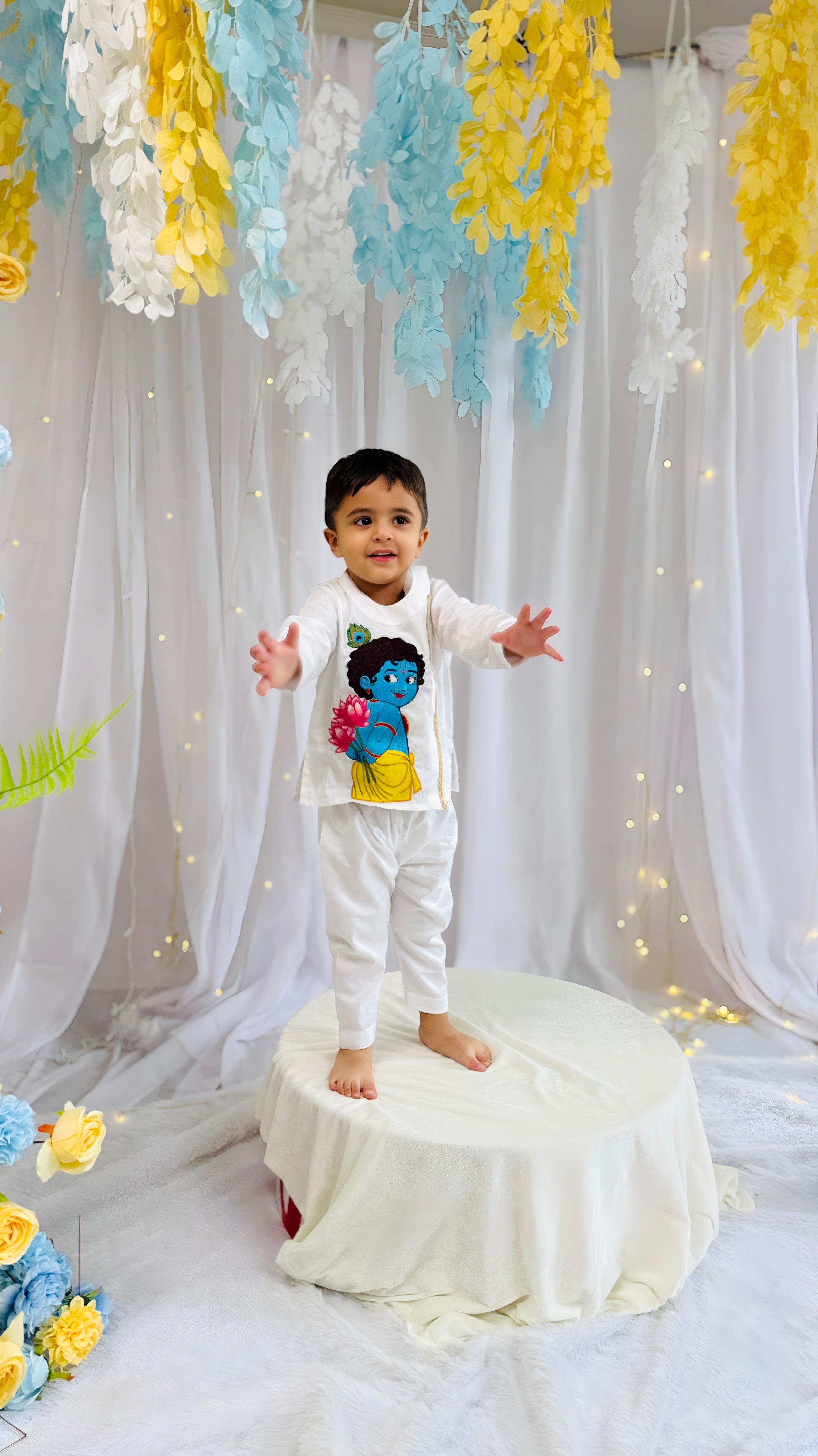 Kanha White Poshak