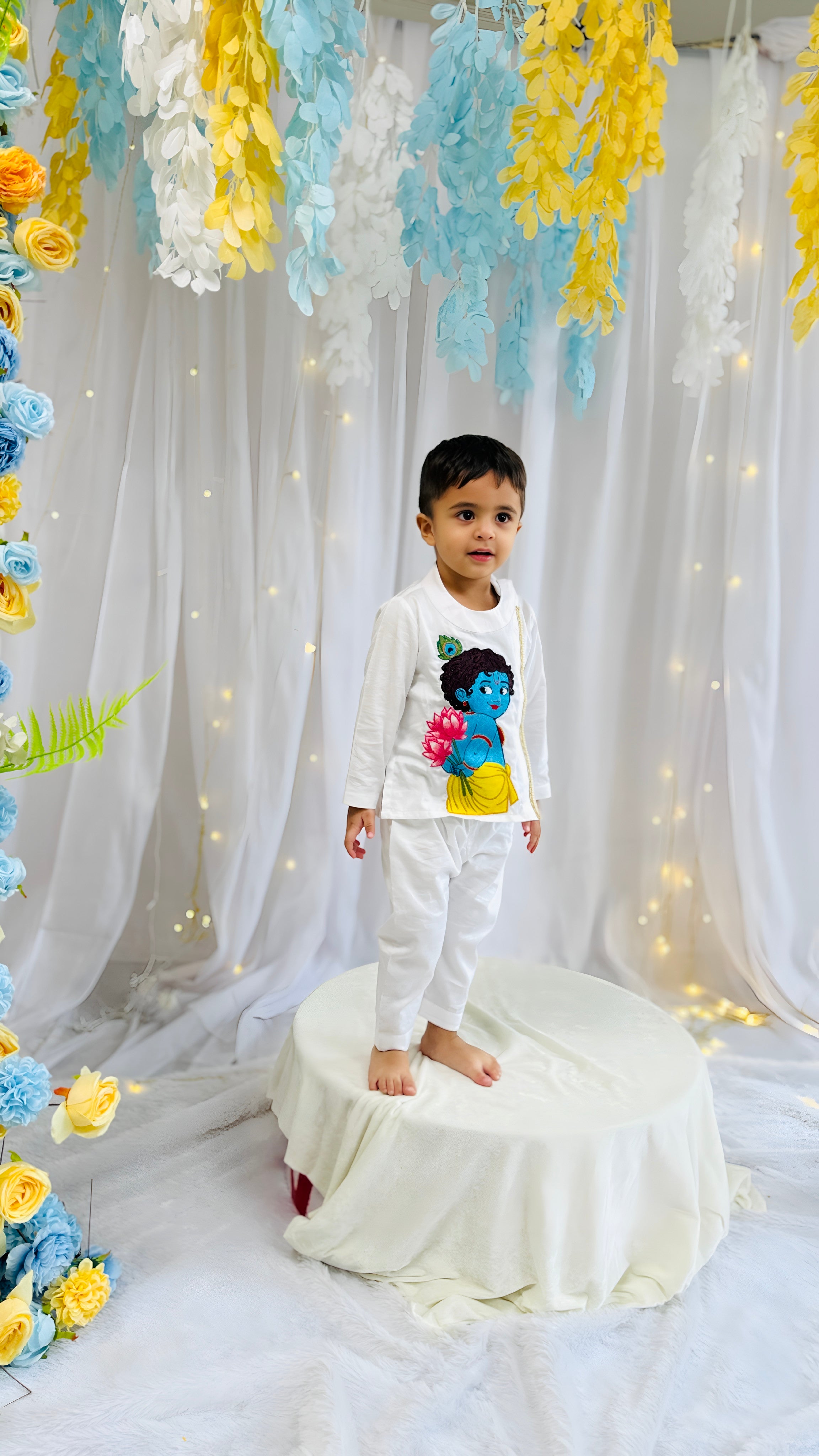 Kanha White Poshak