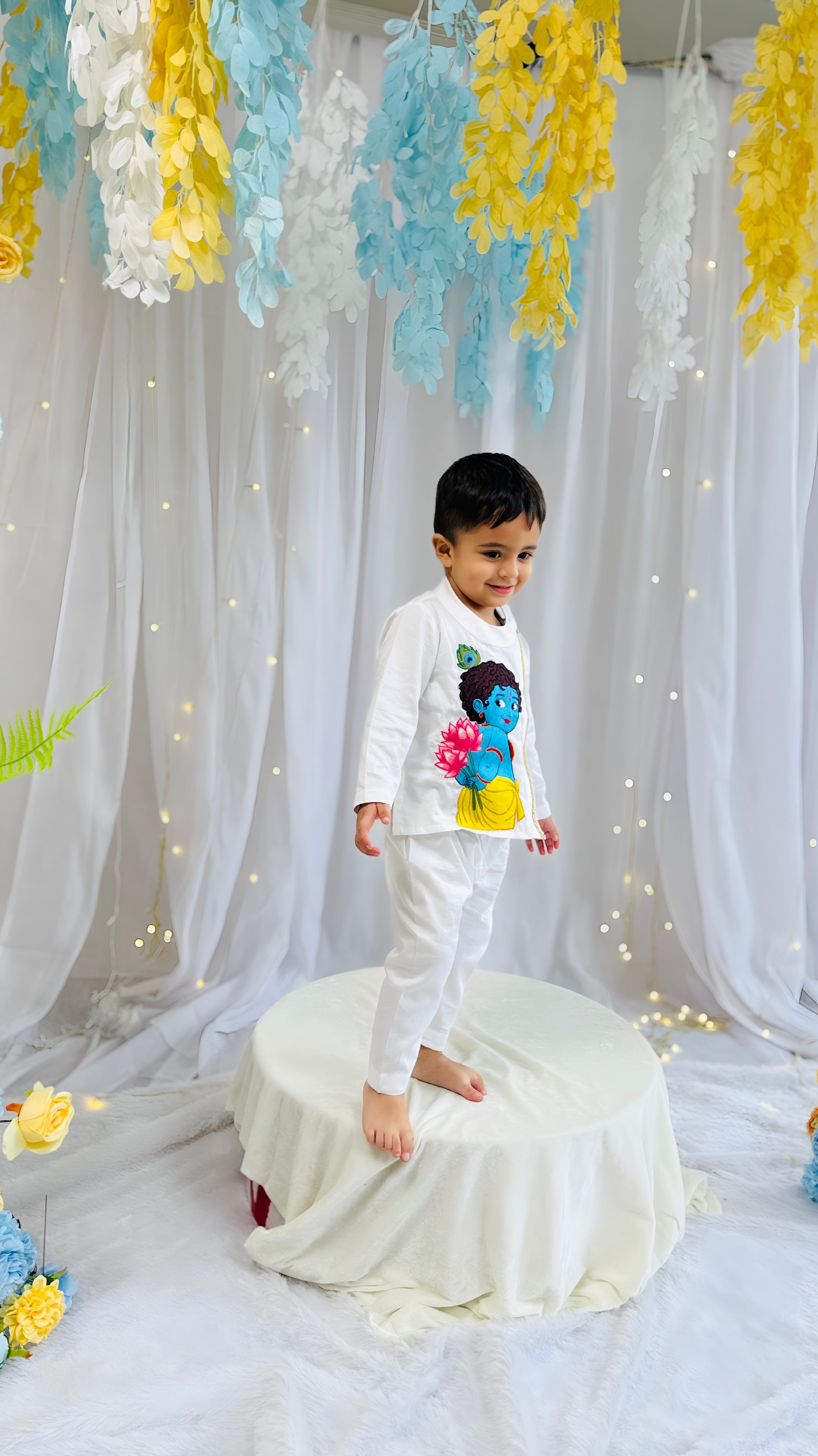 Kanha White Poshak