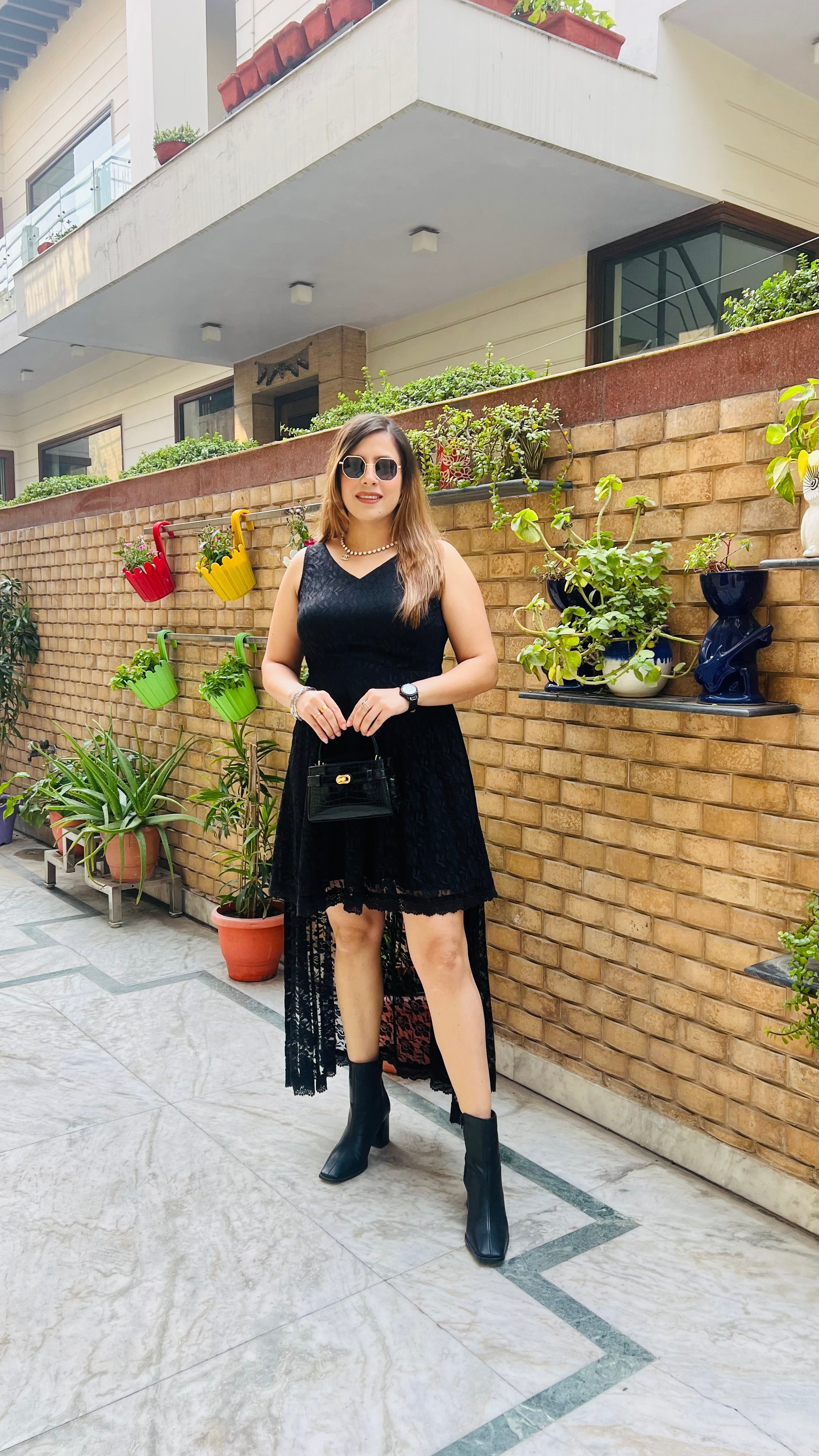 Black Rock Show look