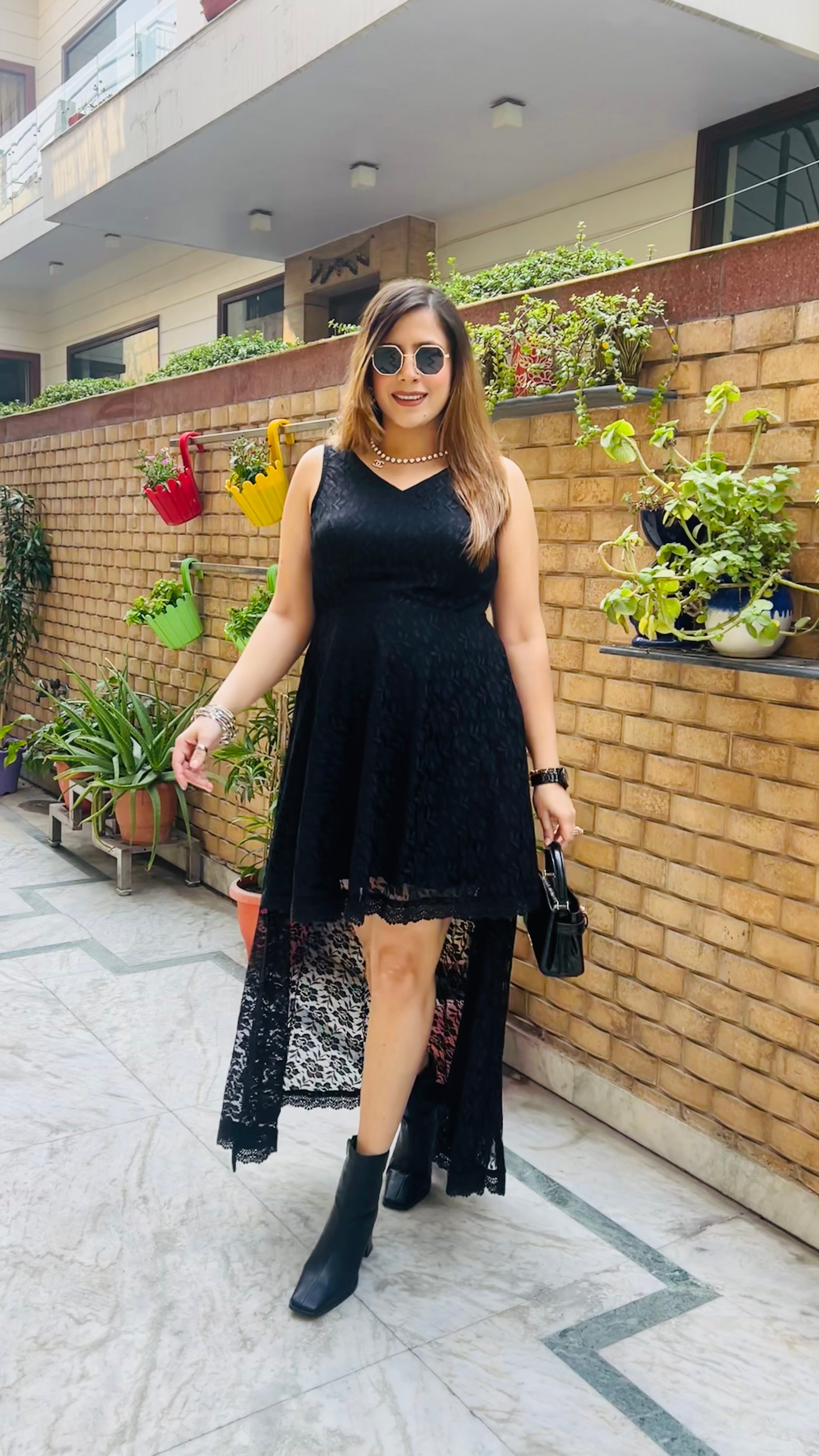 Black Rock Show look