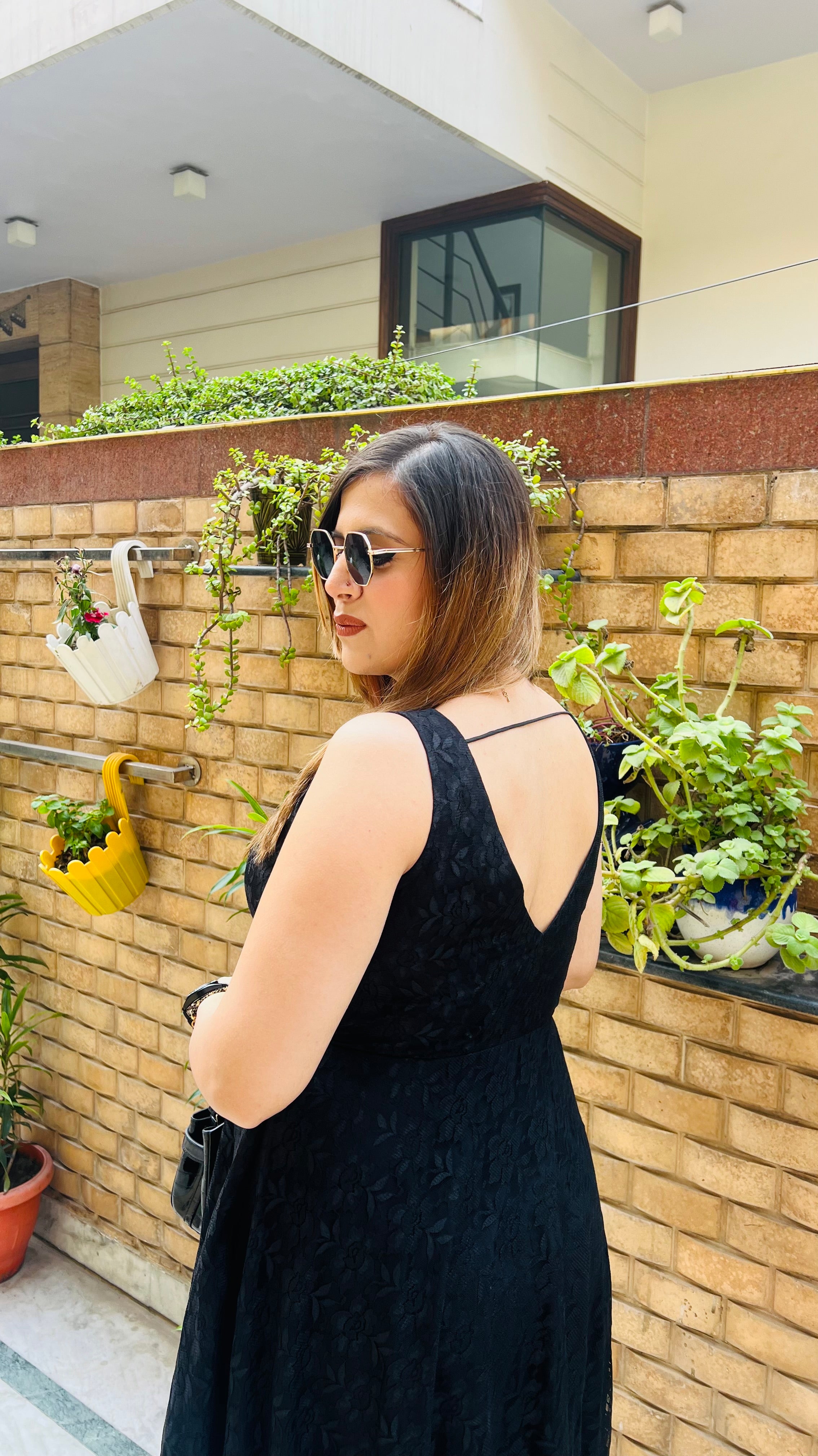 Black Rock Show look