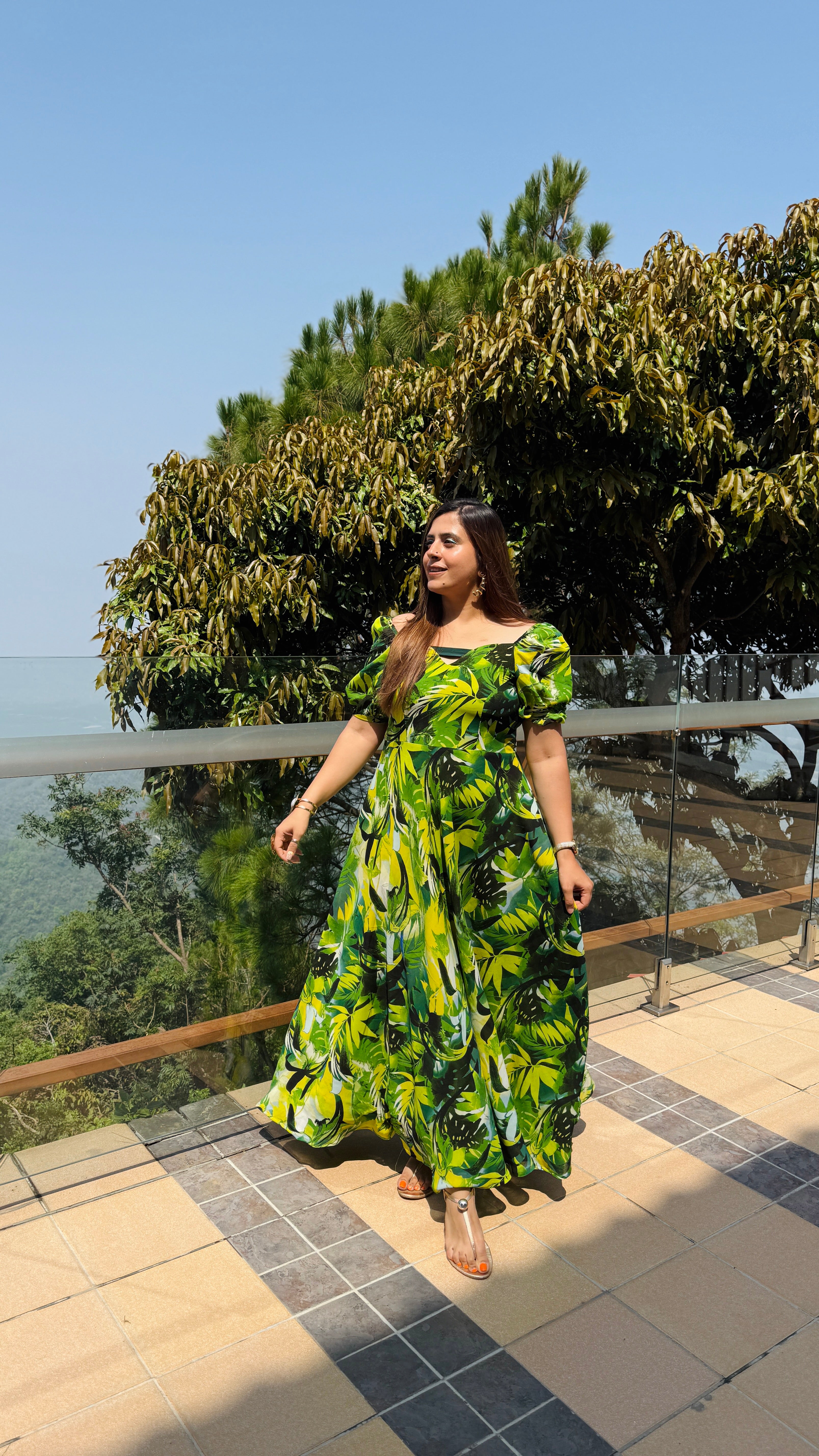 Green Tropical Print Maxi Dress with Puff Sleeves