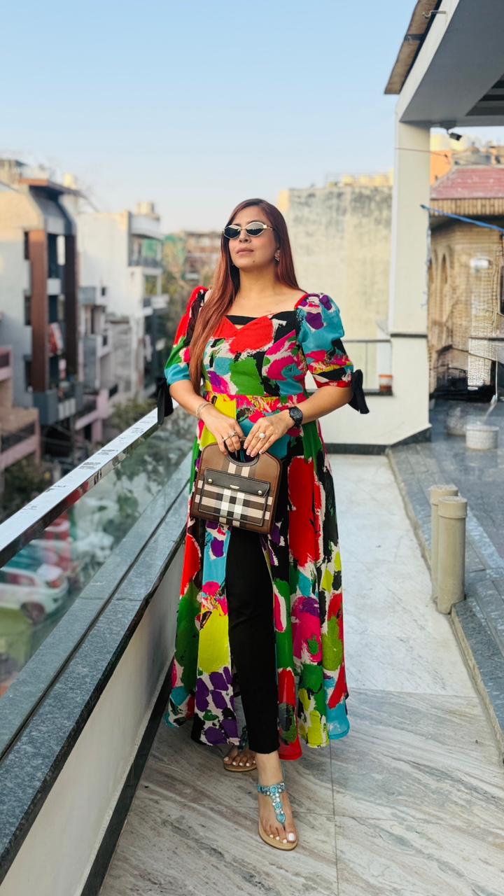 Paint the world slit top