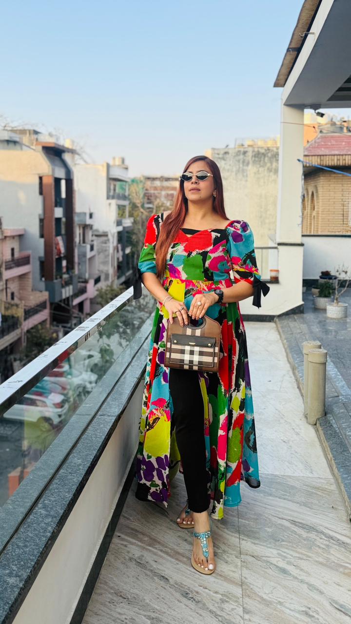 Paint the world slit top