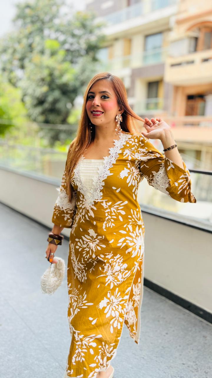 Hania Cotton Suit | Lakhina Couture - Look 12