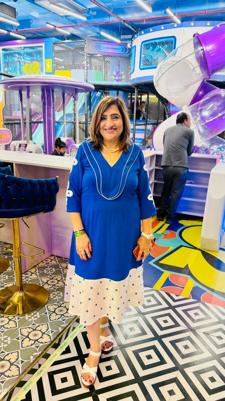 Royalicious Blue Midi | Lakhina Couture - Look 5