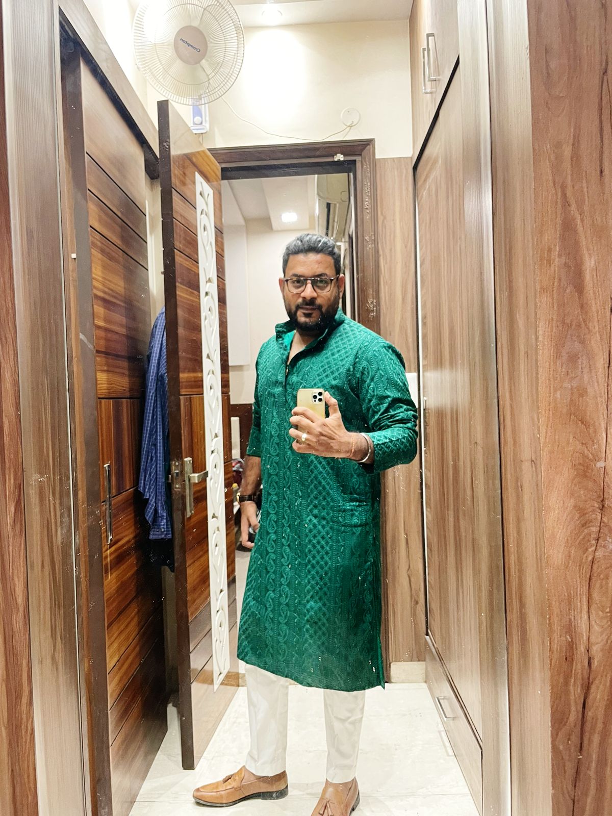 Menswear Bottle Green Chikankari Kurta Set